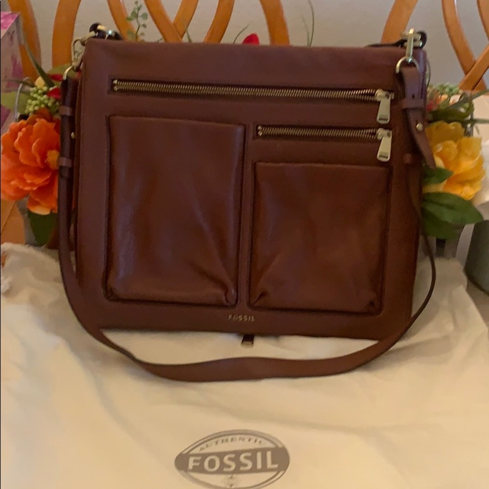Fossil crossbody/shoulder bag barely used